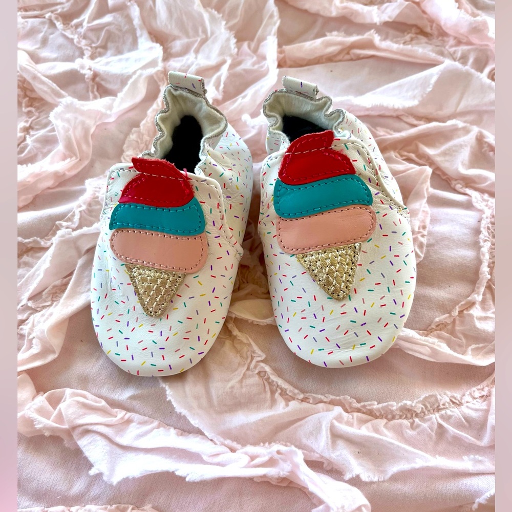 Robeez ice cream shoes NWOT